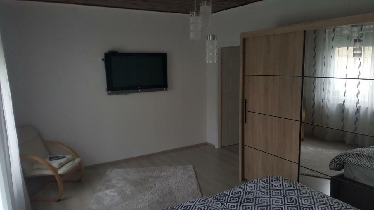 Gutenberg Utca Apartman Szeged Esterno foto