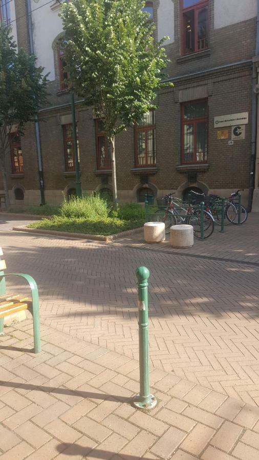 Gutenberg Utca Apartman Szeged Esterno foto